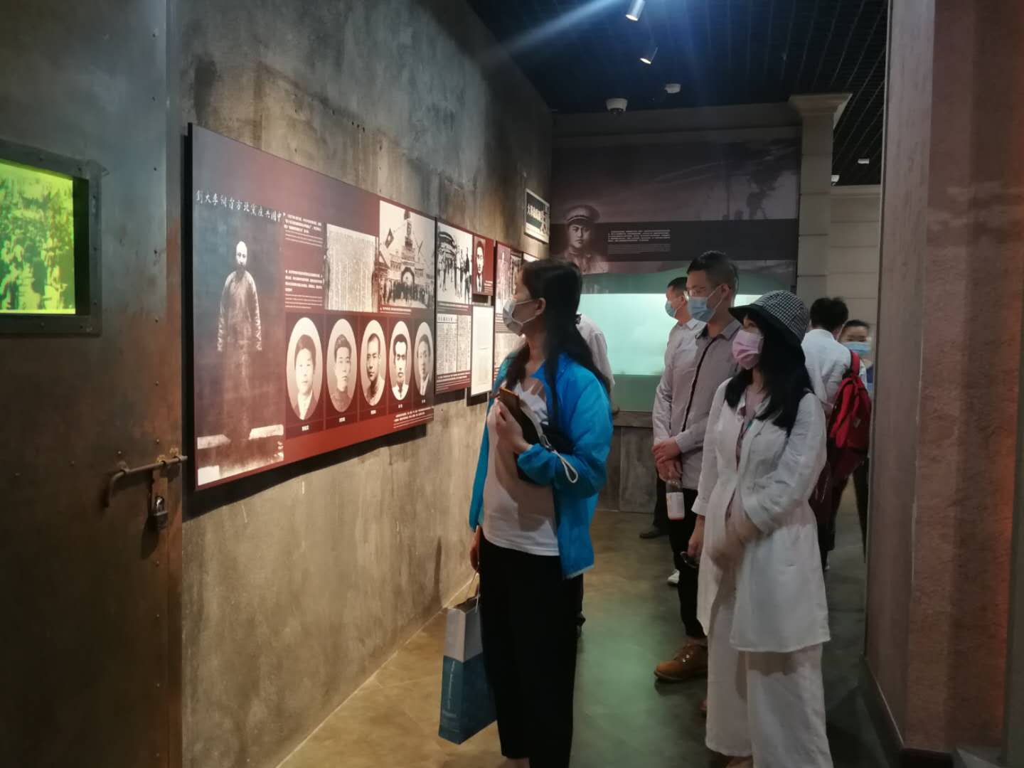 聆聽(tīng)歷史足音，緬懷崢嶸歲月 公司員工參觀武漢革命博物館(圖1)