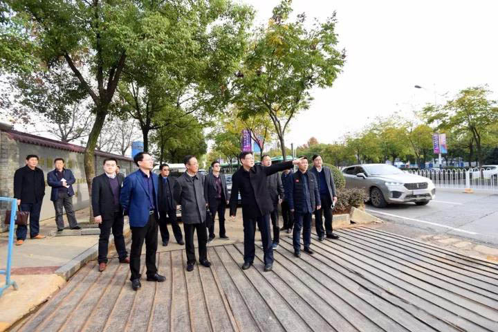 胡亞波現(xiàn)場調(diào)研推進軍運會改造項目建設(圖5)