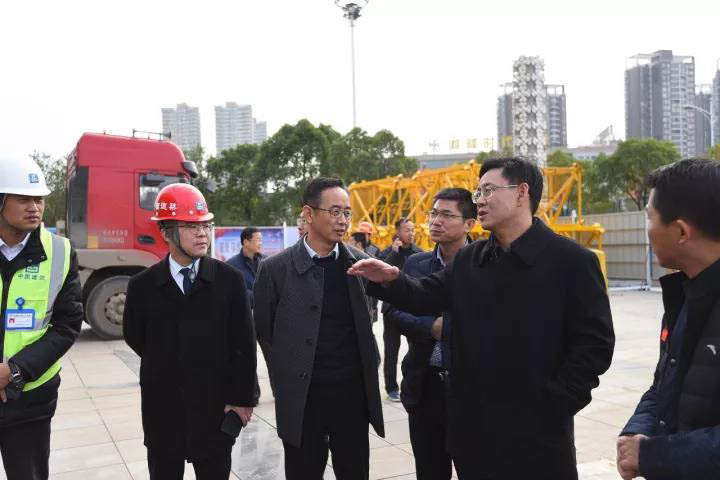 胡亞波現(xiàn)場調(diào)研推進軍運會改造項目建設(圖2)